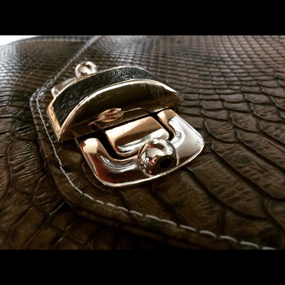 Two Tone Faux Leather Embossed Convertible Bag - Picture 7 of 8